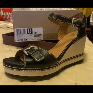 Clarks - Zia Castle platform sandals